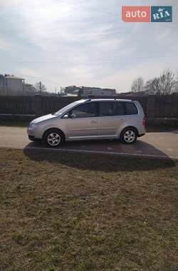 Минивэн Volkswagen Touran 2005 в Сарнах