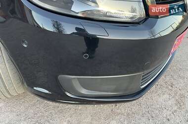 Минивэн Volkswagen Touran 2011 в 