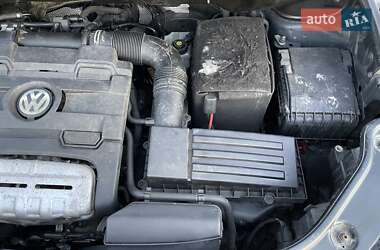Минивэн Volkswagen Touran 2011 в 