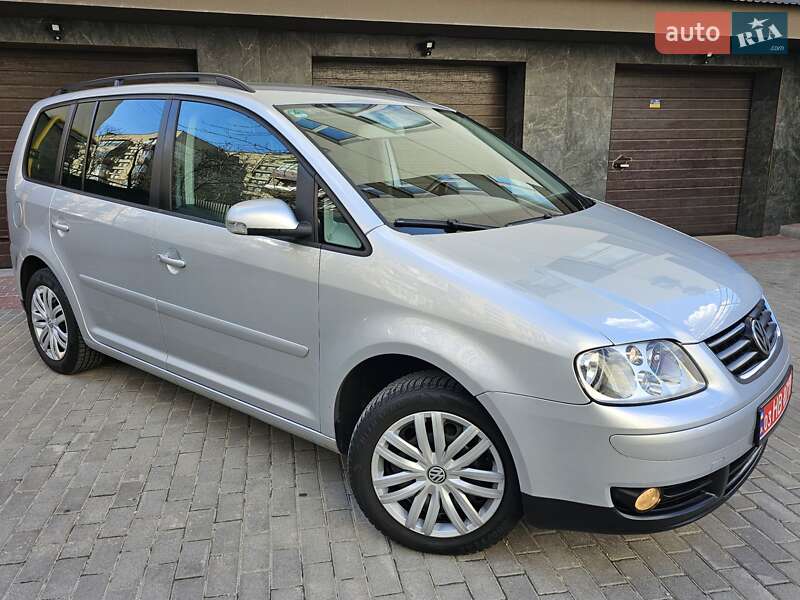 Мінівен Volkswagen Touran 2006 в Тернополі