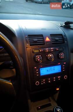 Минивэн Volkswagen Touran 2005 в 