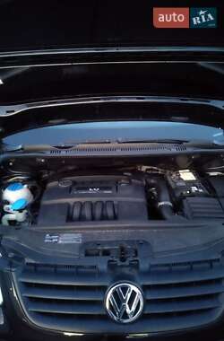 Минивэн Volkswagen Touran 2005 в 
