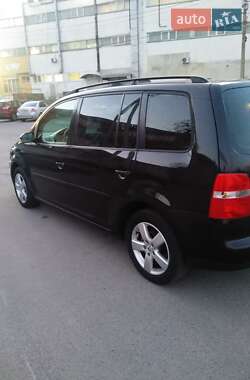 Минивэн Volkswagen Touran 2005 в 