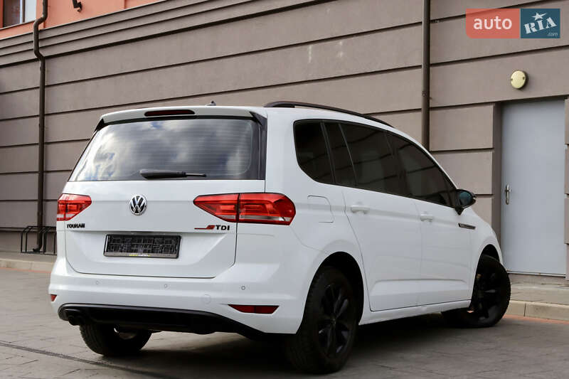 Микровэн Volkswagen Touran 2017 в Дрогобыче