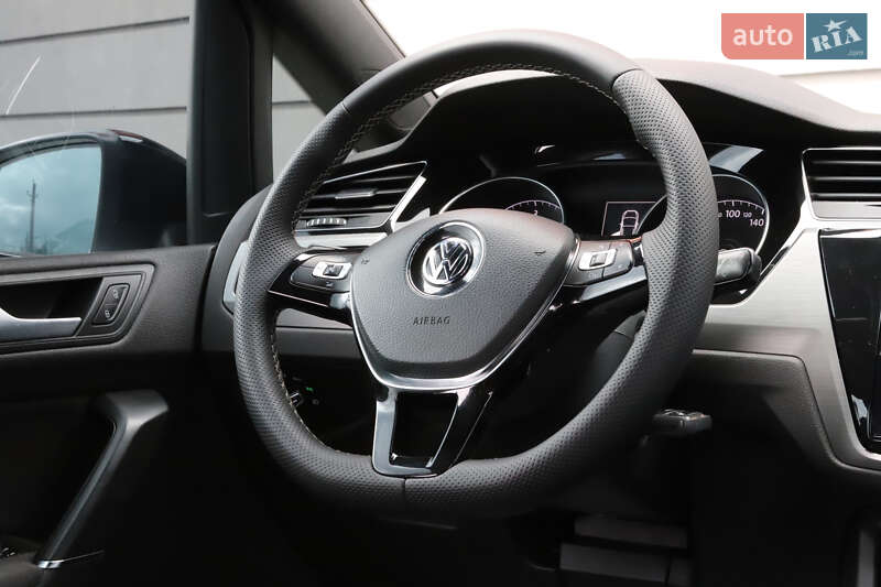 Микровэн Volkswagen Touran 2017 в Дрогобыче