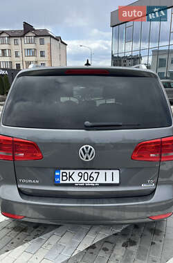 Минивэн Volkswagen Touran 2015 в 