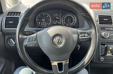 Минивэн Volkswagen Touran 2015 в 