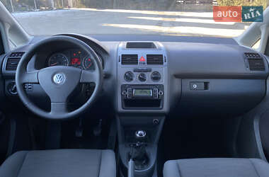 Мінівен Volkswagen Touran 2010 в 
