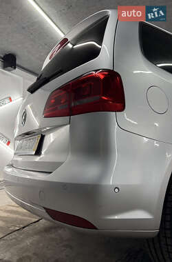 Минивэн Volkswagen Touran 2014 в 