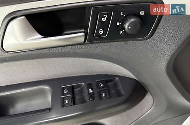 Минивэн Volkswagen Touran 2014 в 