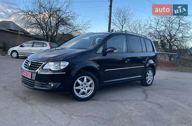 Мінівен Volkswagen Touran 2009 в 