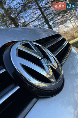 Минивэн Volkswagen Touran 2010 в 