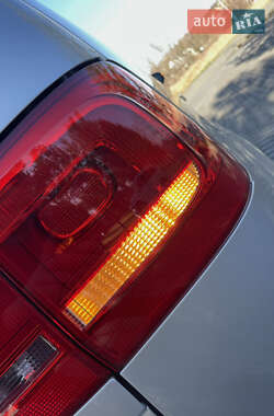 Минивэн Volkswagen Touran 2010 в 