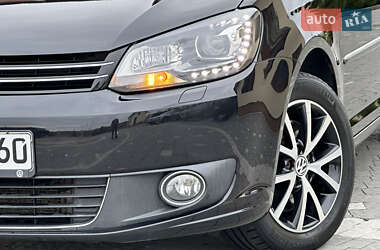 Минивэн Volkswagen Touran 2011 в 