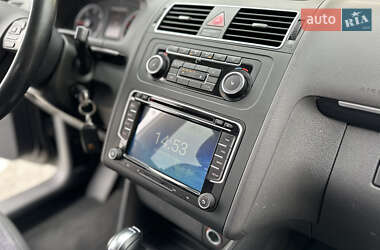 Минивэн Volkswagen Touran 2011 в 