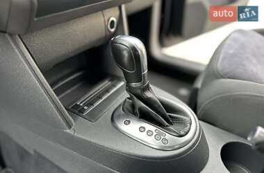 Минивэн Volkswagen Touran 2011 в 