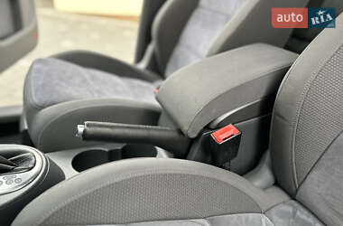Минивэн Volkswagen Touran 2011 в 