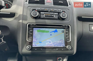 Минивэн Volkswagen Touran 2011 в 