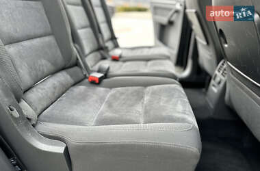 Минивэн Volkswagen Touran 2011 в 