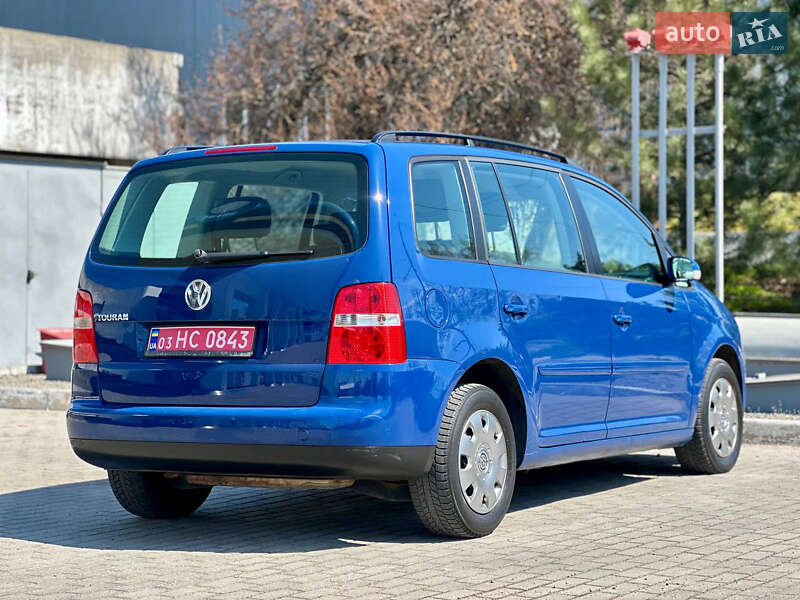 Минивэн Volkswagen Touran 2006 в Днепре