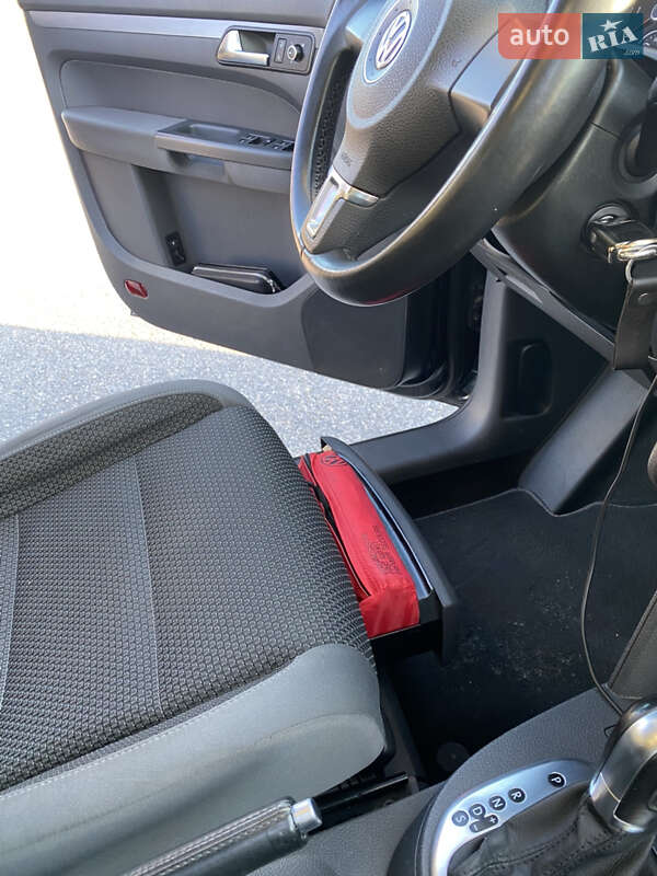 Минивэн Volkswagen Touran 2010 в Киеве фото 21 Минивэн Volkswagen Touran 2010 в Киеве