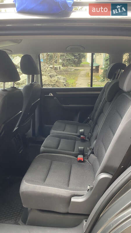 Минивэн Volkswagen Touran 2011 в Христиновке