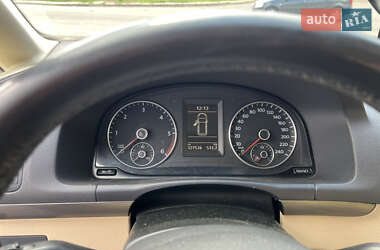 Минивэн Volkswagen Touran 2013 в 