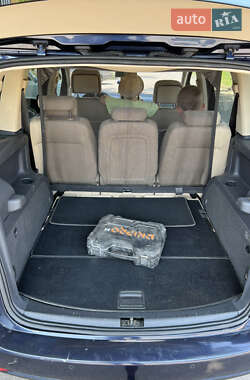 Минивэн Volkswagen Touran 2013 в 