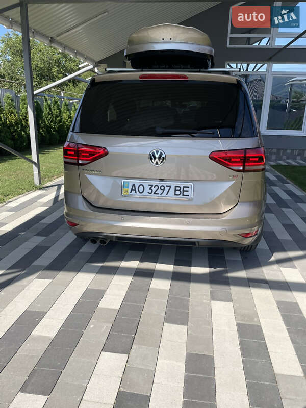 Микровэн Volkswagen Touran 2015 в Виноградове