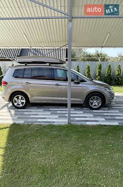 Микровэн Volkswagen Touran 2015 в 