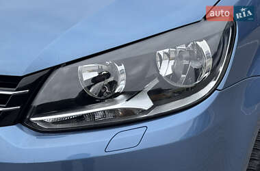 Минивэн Volkswagen Touran 2012 в 