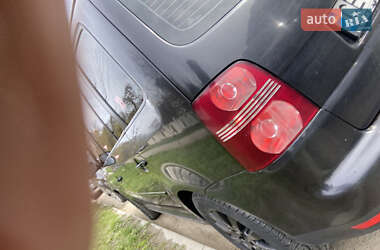 Мінівен Volkswagen Touran 2007 в Чернівцях