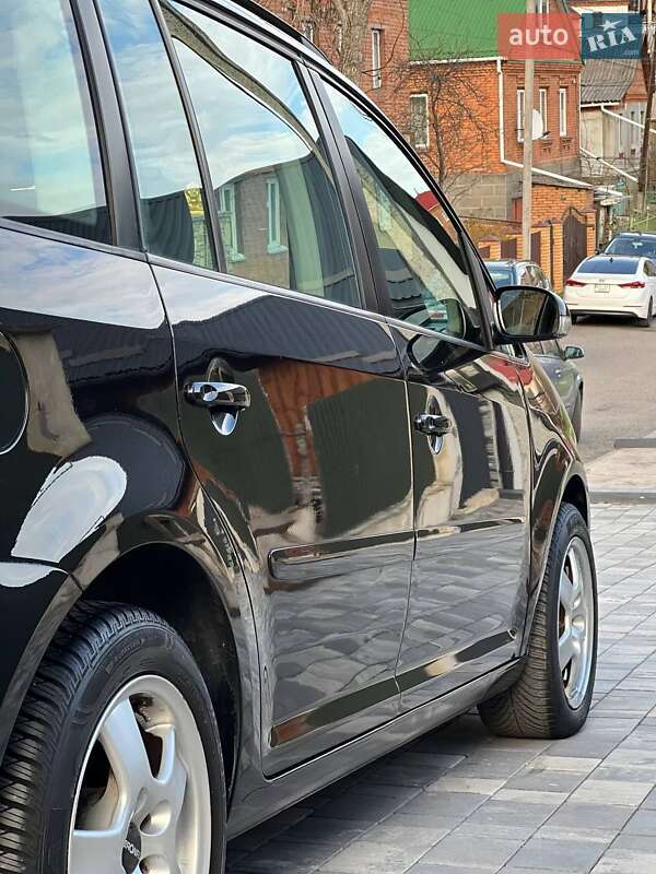 Минивэн Volkswagen Touran 2004 в Хмельницком