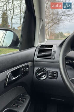 Мінівен Volkswagen Touran 2005 в 