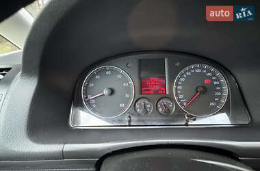 Мінівен Volkswagen Touran 2005 в 