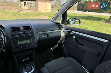Минивэн Volkswagen Touran 2003 в 