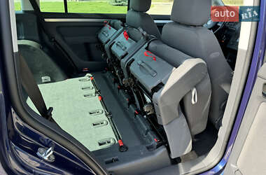 Минивэн Volkswagen Touran 2003 в 