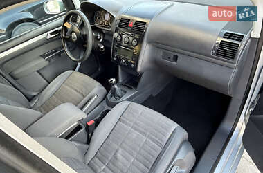 Минивэн Volkswagen Touran 2006 в 