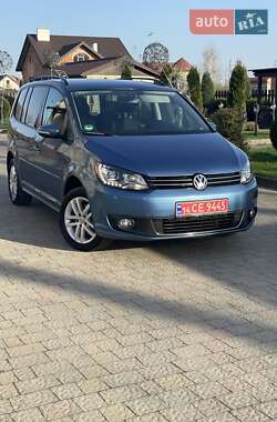 Мінівен Volkswagen Touran 2015 в 