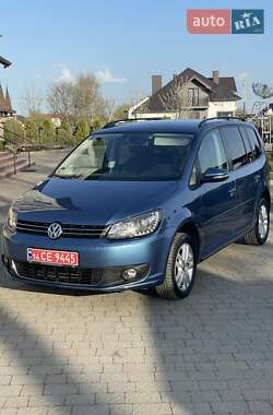 Мінівен Volkswagen Touran 2015 в 
