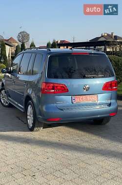Мінівен Volkswagen Touran 2015 в 
