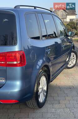 Мінівен Volkswagen Touran 2015 в 