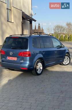 Мінівен Volkswagen Touran 2015 в 