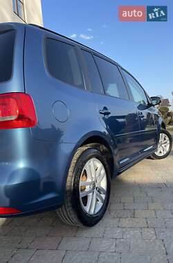 Мінівен Volkswagen Touran 2015 в 