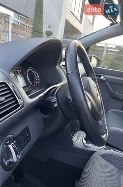 Мінівен Volkswagen Touran 2015 в 