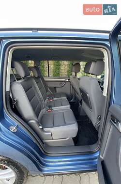 Мінівен Volkswagen Touran 2015 в 