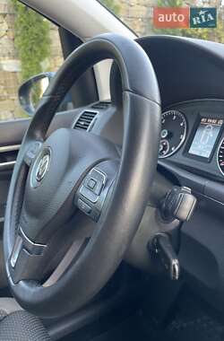 Мінівен Volkswagen Touran 2015 в 