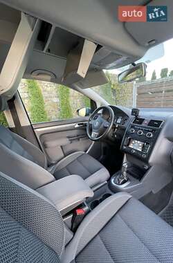 Мінівен Volkswagen Touran 2015 в 