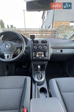 Мінівен Volkswagen Touran 2015 в 