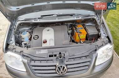 Минивэн Volkswagen Touran 2004 в 